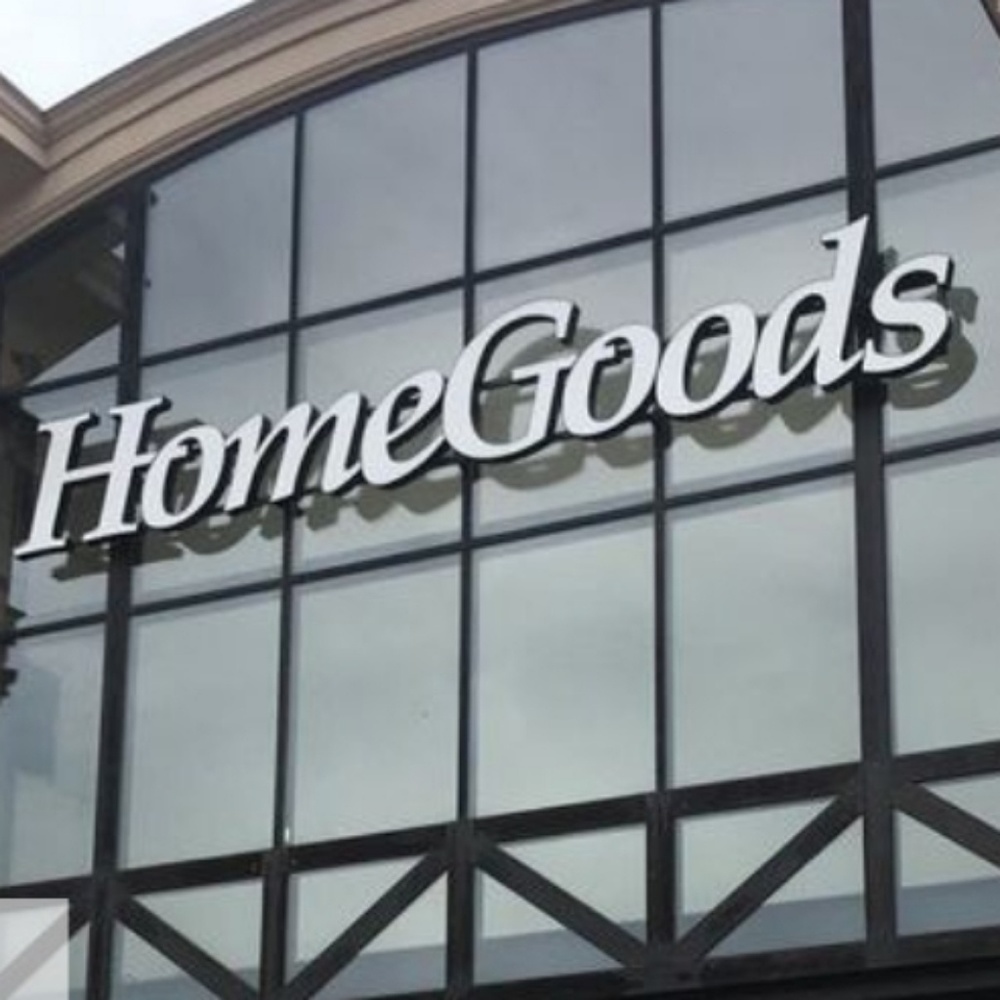 ๐ HomeGoods๐ - Picture 1 of 1